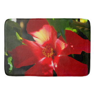 Alfombrilla De Baño Flor roja hibiscus en el sol