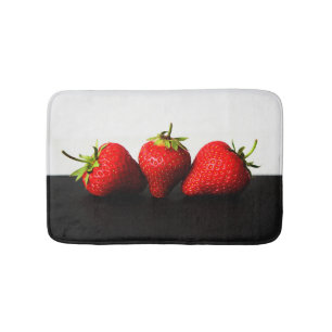 Alfombrilla De Baño Fresas En Blanco Sobre Bmcn Negra