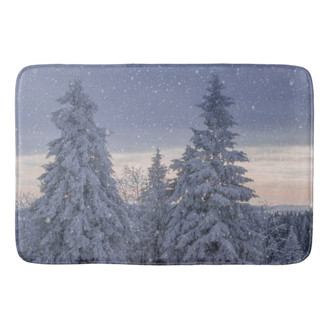 Alfombrilla De Baño Hermoso paisaje invernal mientras neva (Anverso)
