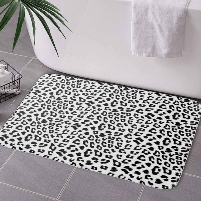 Alfombrilla De Baño Impresión de leopardo en blanco y negro (Leopard Print Black and White Bath Mat by Looly Elzayat
)