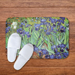 Alfombrilla De Baño Irises en el Jardín Vincent van Gogh<br><div class="desc">Bañera con pintura al óleo,  Irises (1889),  de Vincent van Gogh (1853-1890). El iris azul-violeta se encuentra en el jardín,  influenciado por el arte japonés.</div>