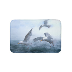 Alfombrilla De Baño Las gaviotas vuelan sobre el mar