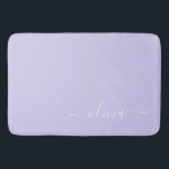Alfombrilla De Baño Lavender Purple Modern Script Girly Monograma Nomb<br><div class="desc">Cubiertas de Baño con el nombre de un monograma sencillo de guion morado de lavanda. Esto hace que la graduación perfecta, el cumpleaños, el boda, la ducha de novia, el aniversario, la ducha de bebé o la fiesta de soltera sea un regalo para alguien que ama el lujo glam y...</div>