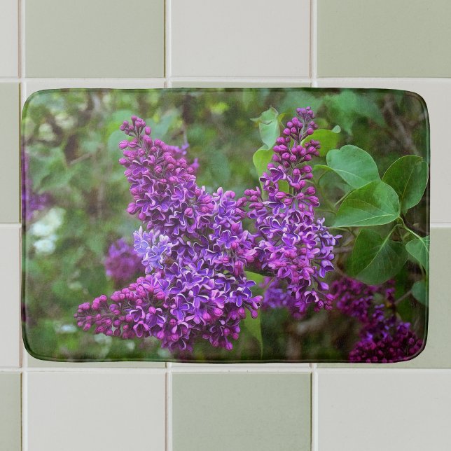 Alfombrilla De Baño Lilacos morados en un día de primavera (Subido por el creador)