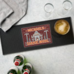 Alfombrilla De Baño Man Cave Funny Garage Mahal Tools Red | PERSONALIZ<br><div class="desc">Esta divertida y personalizada alfombra de bar es perfecta para decorar tu cueva masculina. Dice, "[Tu nombre] Garage Mahal" y muestra un contorno del Taj Mahal con martillos, choferes y un auto pequeño que parece que está estacionado en el medio. Añade fácilmente tu nombre a la parte superior. Los colores...</div>