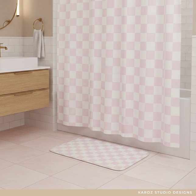 Alfombrilla De Baño Modern Pink Checkered Pattern (Shower curtain sold separately. )
