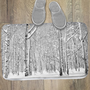 Alfombrilla De Baño Monochrome Towering Aspen Trees in Winter Snow