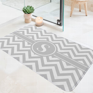 Alfombrilla De Baño Monograma de Chevron Gris y Blanco