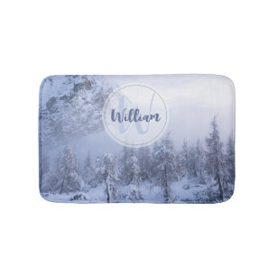 Alfombrilla De Baño Monograma de niebla del bosque de abeto de inviern
