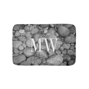 Alfombrilla De Baño Monograma de piedra de guijarros gris de mat.