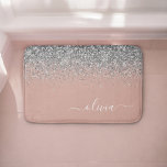 Alfombrilla De Baño Monograma del Purpurina Rosa Rubor color plata ros<br><div class="desc">Oro rosa - Color rosa negro y plateado Glitter Script Monograma Nombre Matas de baño. Esto hace que la graduación perfecta, el cumpleaños, la boda, la ducha de novia, el aniversario, la ducha de bebé o la fiesta de soltera sea un regalo para alguien que ama el lujo glam y...</div>