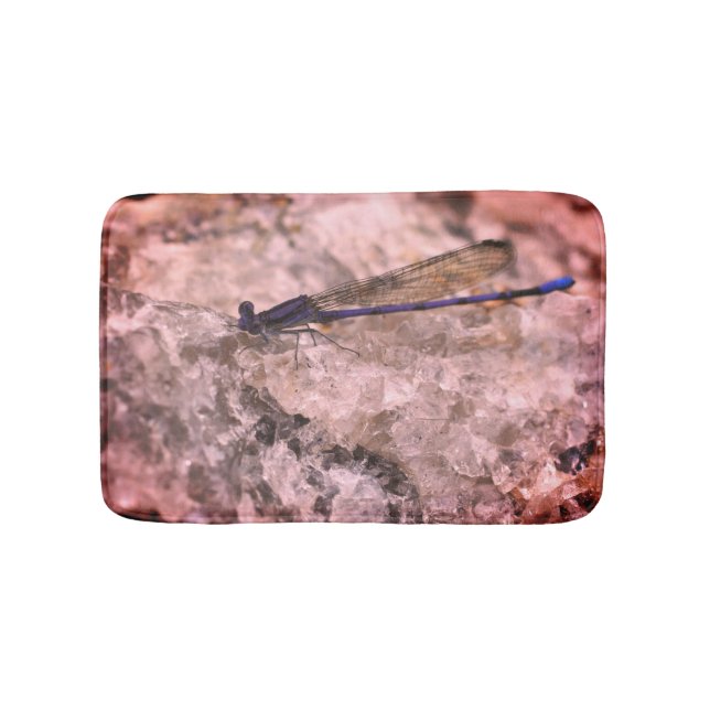 Alfombrilla De Baño Morado Damselfly sobre la roca de Quartz (Anverso)