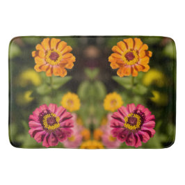 Alfombrilla De Baño Naranja y zinnias rosas en flor
