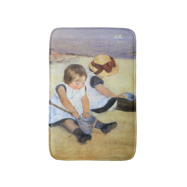 Alfombrilla De Baño Niños pequeños jugando en la playa (Mary Cassatt) (Frente vertical)