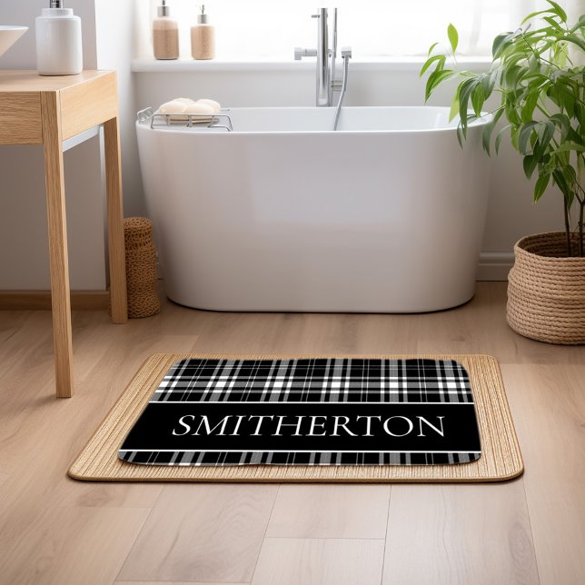 Alfombrilla De Baño Nombre de familia de personalizado Blanco negro Ta (Black and white checkered custom name bathmat)