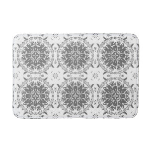 Alfombrilla De Baño Ornamento de damasco de folclore gris y blanco