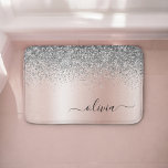 Alfombrilla De Baño Oro Rosa - Monograma Purpurina Rubor rosado platea<br><div class="desc">Oro rosa - Flauta rosada y plateada Funda Metálica Esparkle Glitter Cepillado Metal Monograma Nombre Bath Mats. Esto hace que la graduación perfecta, el cumpleaños, la boda, la ducha de novia, el aniversario, la ducha de bebé o la fiesta de soltera sea un regalo para alguien que ama el lujo...</div>