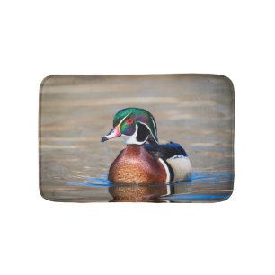 Alfombrilla De Baño Pato de madera en un estanque