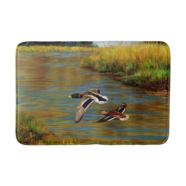 Alfombrilla De Baño Patos Mallard Volando Sobre El Estanque (Anverso)