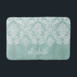 Alfombrilla De Baño Patrón de Damasco de Vintage Azul Hielo con Acabad<br><div class="desc">Un patrón vintage con un diseño de pizarra y encaje. Eche un vistazo a las flores y hojas.Un diseño moderno con colores y elegancia en tonos de joyas. Los elementos son más fáciles de personalizar cuando se reemplazan primero todo el texto y las fotos. Si su arte todavía necesita ser...</div>