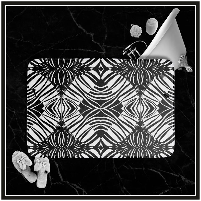 Alfombrilla De Baño Patrón tribal geométrico blanco y negro artístico (Add a Touch of Style to Your Bathroom Decor with a Tribal Pattern Bathmat in Classic Black & White! )