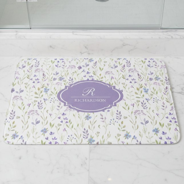 Alfombrilla De Baño Personalized Purple Floral Monogram (purple blue wildflower floral bathmat with custom monogram initial and family name)
