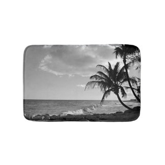 Alfombrilla De Baño Playa tropical de la palmera en blanco y negro