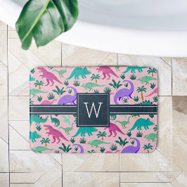 Alfombrilla De Baño Rosa | Monograma de patrón de dinosaurio cutáneo y