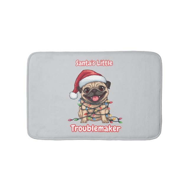 Alfombrilla De Baño Santa’s Little Troublemaker Pug Bath Mat (Anverso)