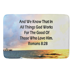 ALFOMBRILLA DE BAÑO SERENE ROMANS 8:28 SCRIPTURE VERSE