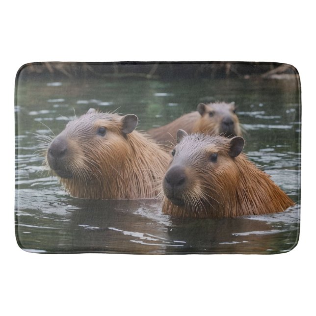 Alfombrilla De Baño "Serenidad fluvial: Capybaras nadando en el caudal (Anverso)