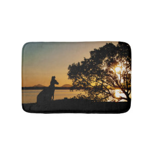 Alfombrilla De Baño Silhouette de árbol canguro negro y dorado con ata