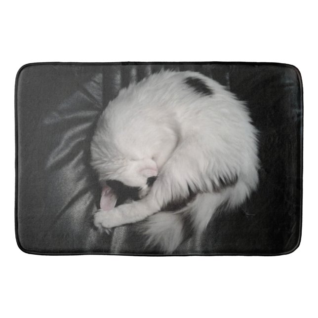 Alfombrilla De Baño Sleepy Kitty (Anverso)