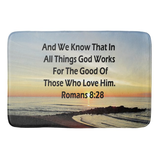 ALFOMBRILLA DE BAÑO SUNRISE ROMANS 8:28 SCRIPTURE VERSE (Anverso)