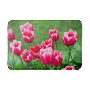 Alfombrilla De Baño Tulipanes escarlata en el jardín