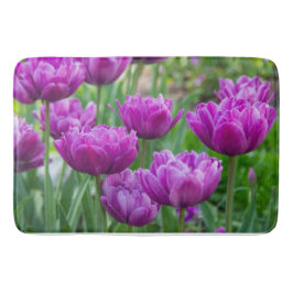 Alfombrilla De Baño Tulipanes lilacos brillantes en un día soleado