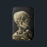 Alfombrilla De Baño Vincent van Gogh - Calavera con cigarrillo en llam<br><div class="desc">Cabeza de un Skeleton con un cigarrillo en llamas / Calavera con cigarrillo en llamas / Crane de squelette fumant une cigarrillo - Vincent van Gogh,  1885</div>