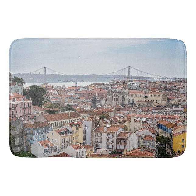 Alfombrilla De Baño Vista del casco antiguo de Lisboa y el puente del  (Anverso)
