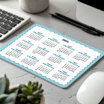 Alfombrilla De Ratón 2025 Año completo Anual Calendario azul ondulado<br><div class="desc">Azul claro, negro y blanco: un Mousepad de calendario mínimo y básico de 12 meses de 2025 con un fondo blanco limpio, un elegante borde ondulado verde esmeralda y un elegante acento negro. Este diseño ofrece un aspecto moderno perfecto para su oficina en casa, un regalo sencillo y reflexivo para...</div>