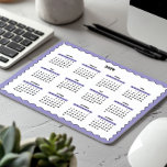 Alfombrilla De Ratón 2025 Año completo Anual Wavy PURPLE NEGRO<br><div class="desc">Morado, negro y blanco: un Mousepad de calendario mínimo y básico de 12 meses de 2025 con un fondo blanco limpio, un elegante borde ondulado violeta y un elegante acento negro. Este diseño ofrece un aspecto moderno perfecto para su oficina en casa, un regalo sencillo y reflexivo para un compañero...</div>