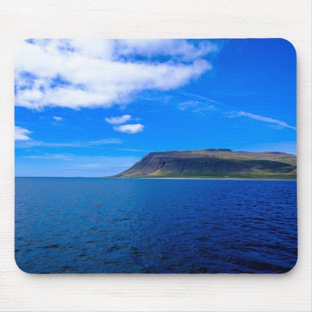 Alfombrilla De Ratón Acantilado marrón cerca del mar (Frente)