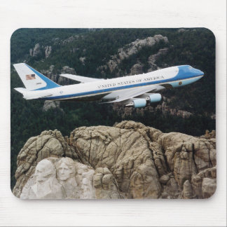 Alfombrilla De Ratón Air Force One que vuela sobre el monte Rushmore