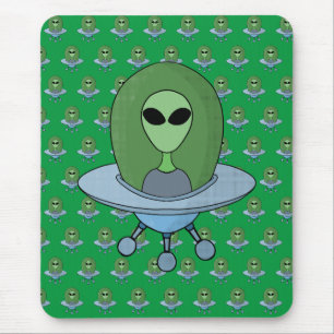 Alfombrilla De Ratón Alien en su pequeña nave espacial