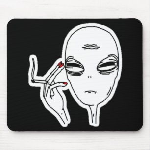 Alfombrilla De Ratón Alienígena fumador humeante con uñas rojas