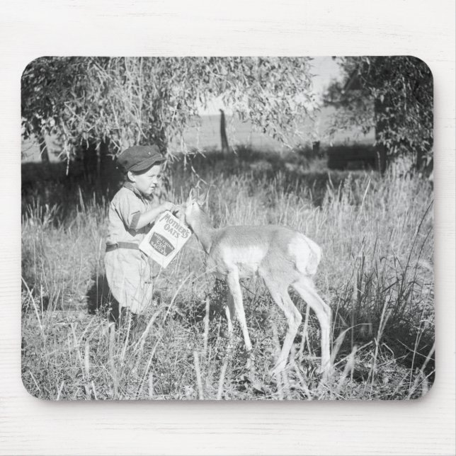 Alfombrilla De Ratón Antílope de alimentación del muchacho (Frente)
