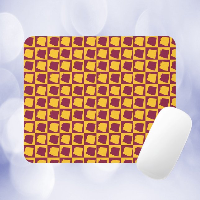 Alfombrilla De Ratón Arizona Checkered Maroon and Gold Pattern (A mousepad with a maroon and gold pattern featuring the US state of Arizona.)