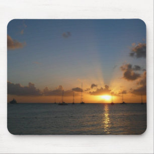 Alfombrilla De Ratón Atardecer con veleros paisaje tropical foto