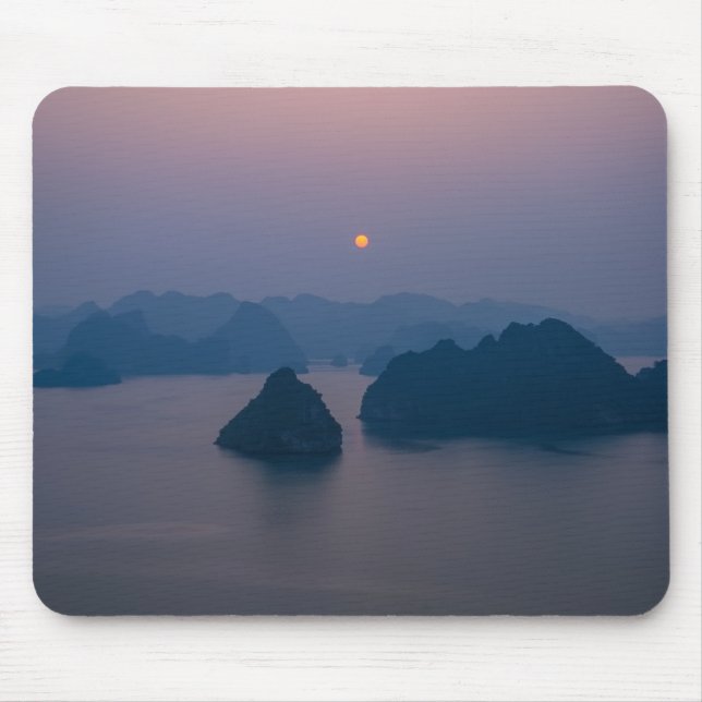 Alfombrilla De Ratón Atardecer sobre Bahía Halong - Vietnam, Asia (Frente)