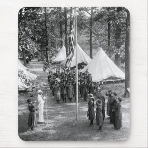 Alfombrilla De Ratón Bandera-Aumento del girl scout: 1919
