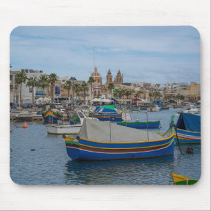 Alfombrilla De Ratón Barcos de pesca tradicionales y coloridos en Malta